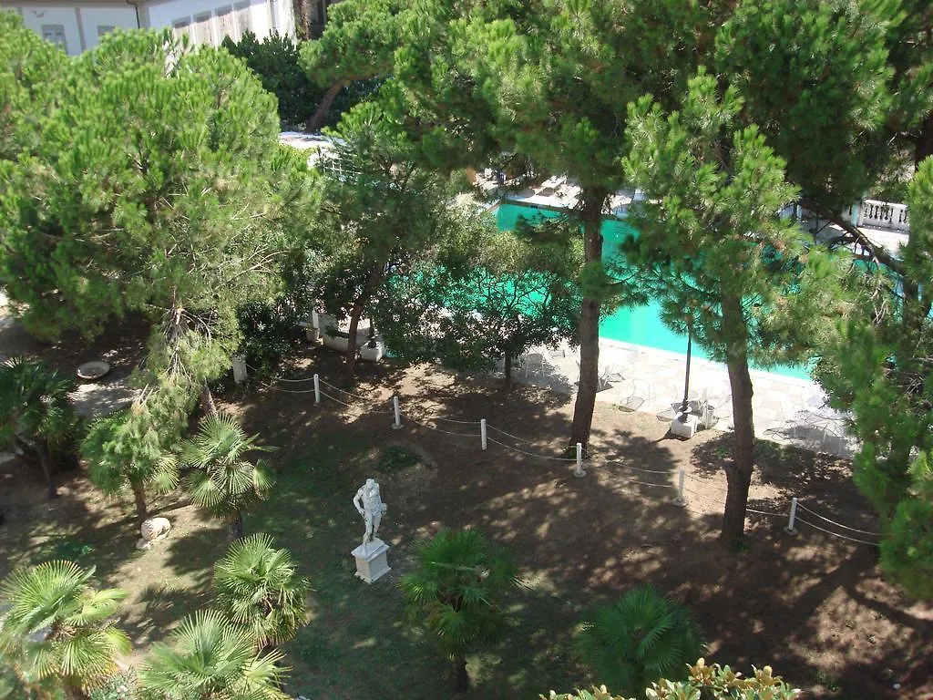 Residenza Grand Hotel Riccione 4*,  Italia